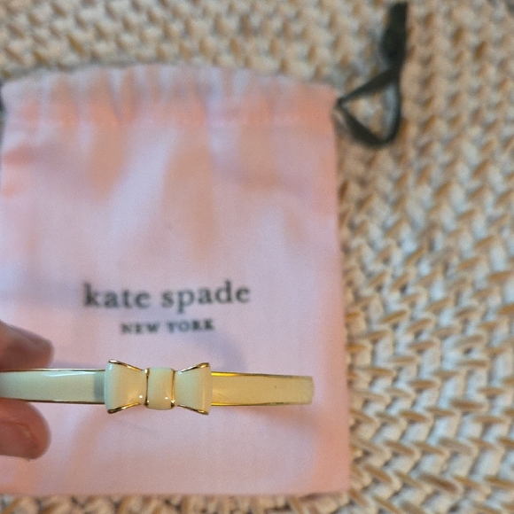 Kate Spade Ivory Bow Bangle - Picture 1 of 2